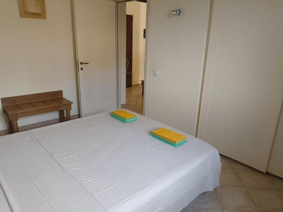 Bed, Photo of the whole room, Bedroom, towels, wardrobe