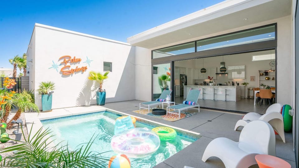 P S Chic Escape House in Palm Springs