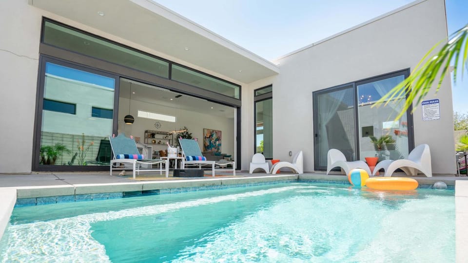 P S Chic Escape House in Palm Springs