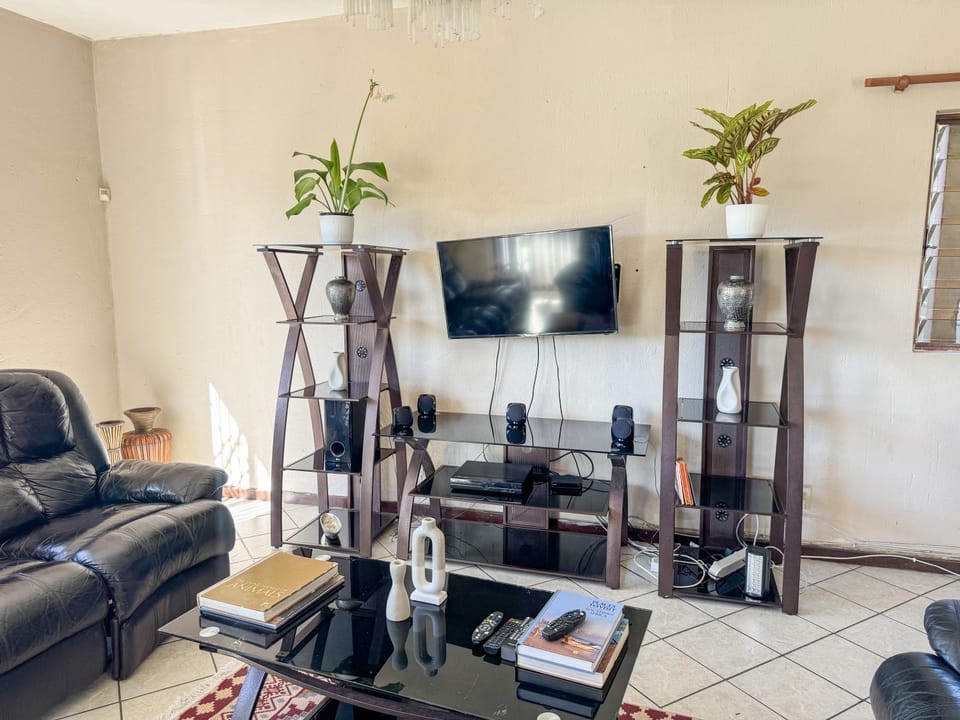 Communal lounge/ TV room, Seating area