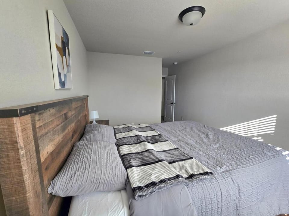 Just like Paradise Apartment in Sherman
