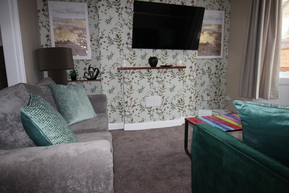 Brinkburn House Sleeps 8 Beautiful House House in Scarborough