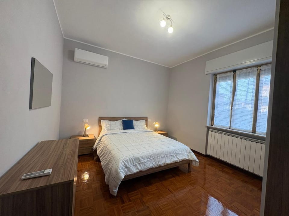 Bed, Bedroom, Quiet street view, wardrobe, air conditioner