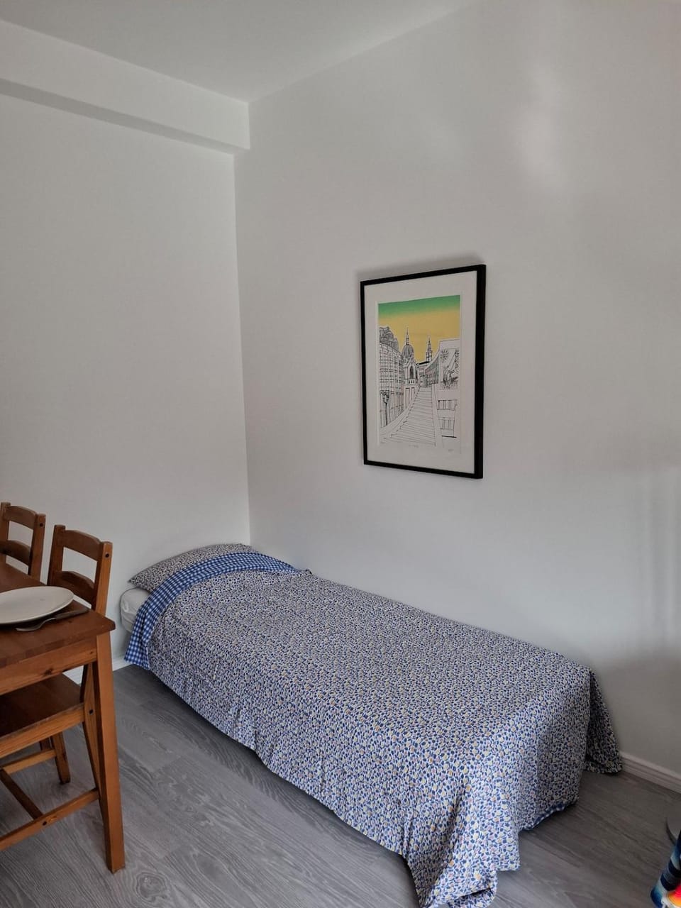 Bed, Living room