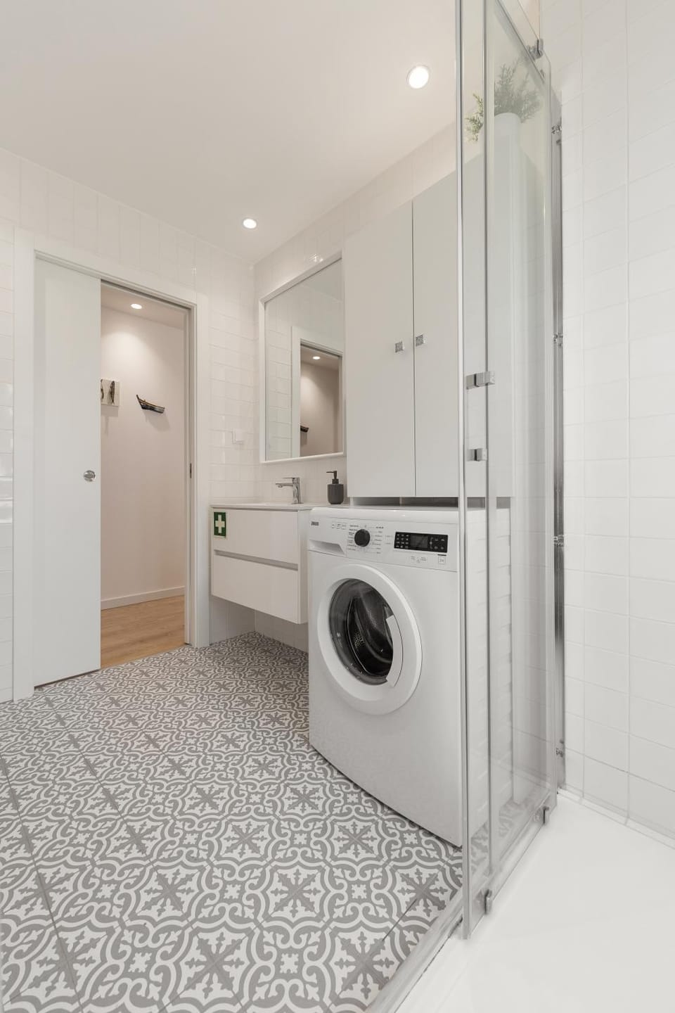 Bathroom, washing machine
