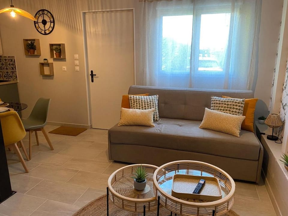 Logement entier climatisé Grangeroux 5 mn du Centre National de Tirs Apartment in Centre-Val de Loire