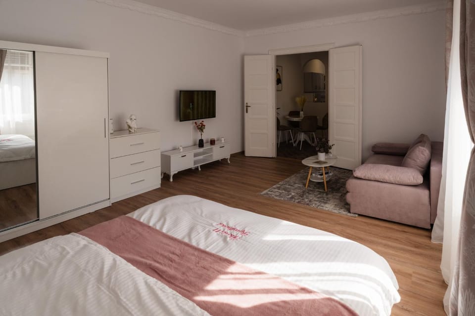 Floris11 - Ultracentral Apartment in Hungary