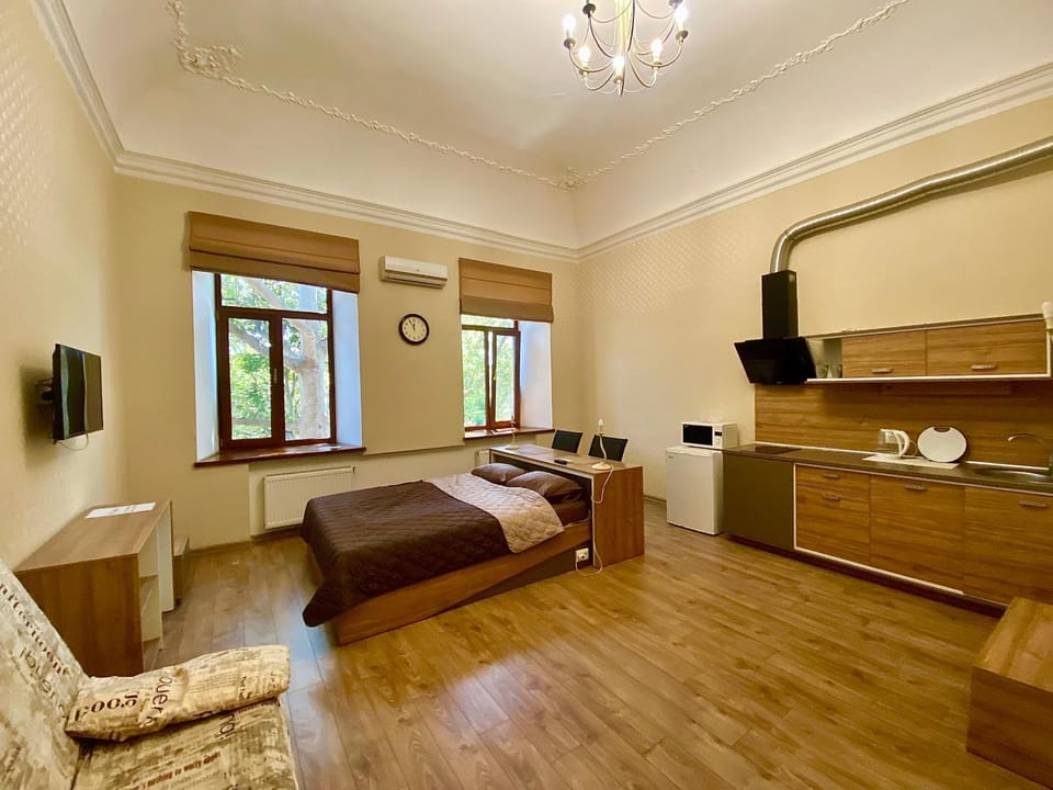 Апартаменты на Соборной площади центр Apartment in Odessa