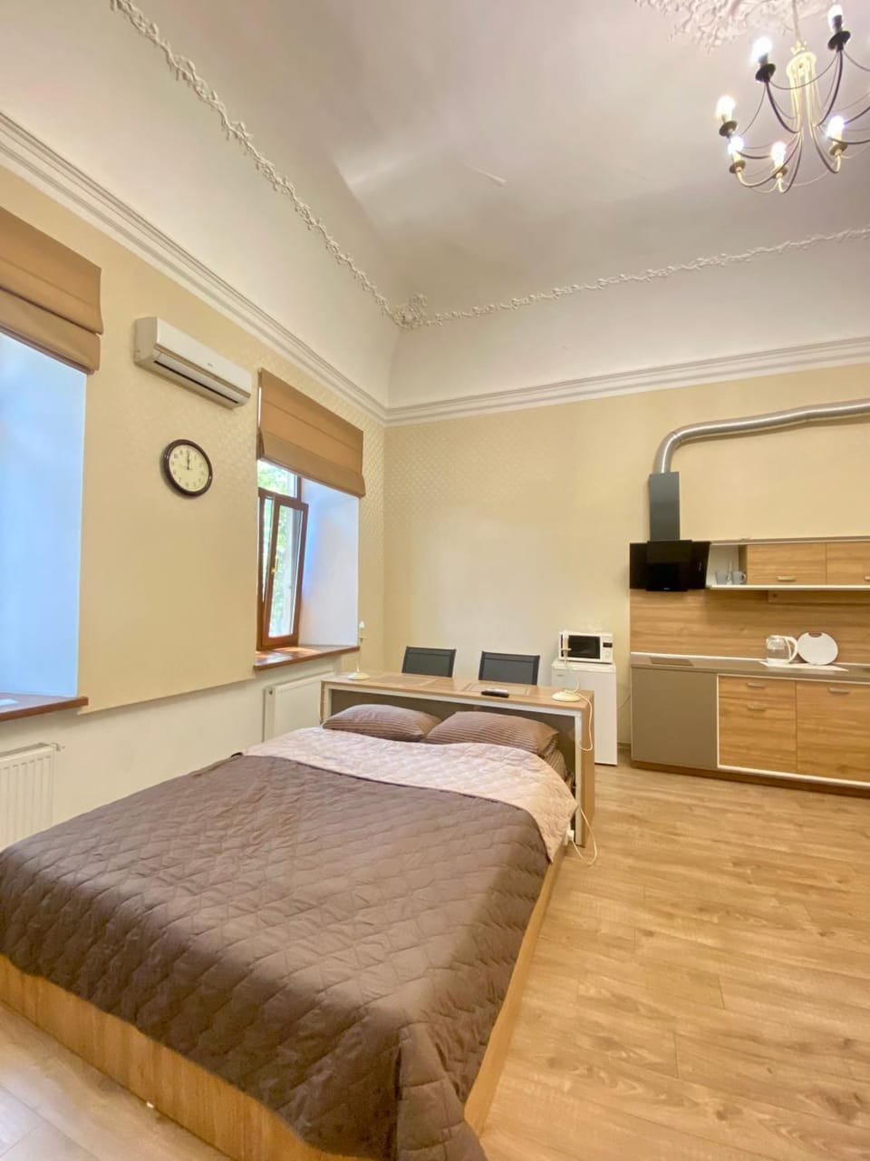 Апартаменты на Соборной площади центр Apartment in Odessa