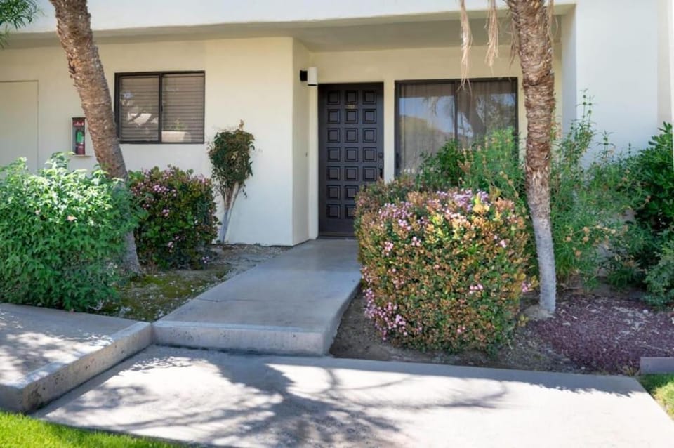 Canyon Granada Getaway House in Palm Springs