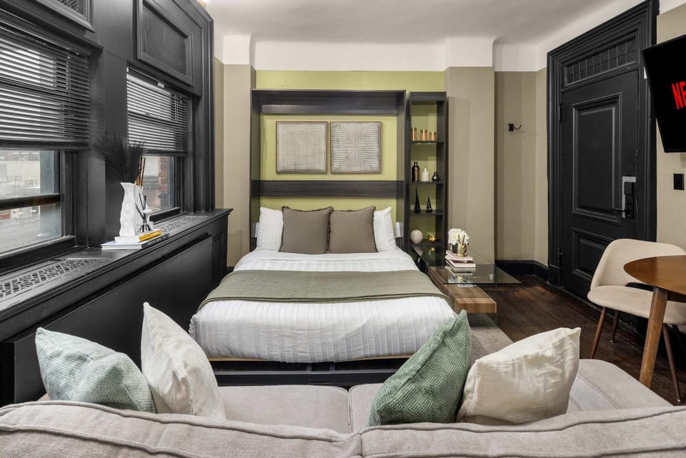 Centrally Located APT in NYC Walk to Time Square Apartment in Midtown