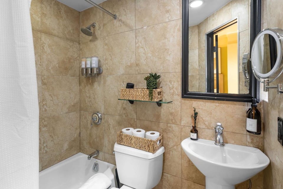Centrally Located APT in NYC Walk to Time Square Apartment in Midtown