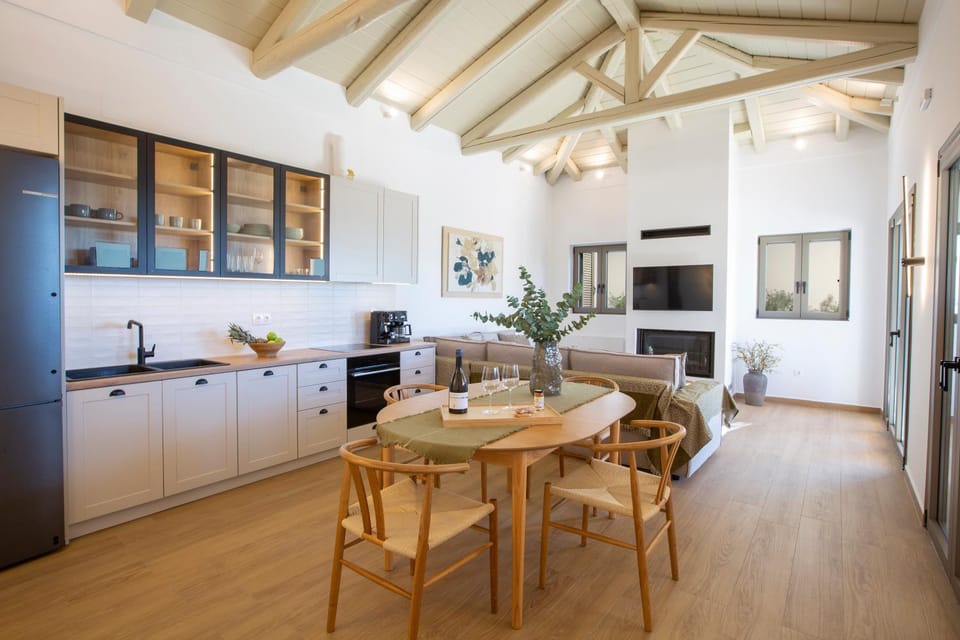 Living room, Dining area, kitchen