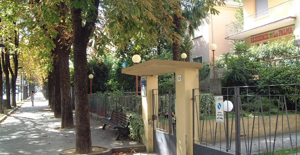 Facade/entrance, Day, Autumn