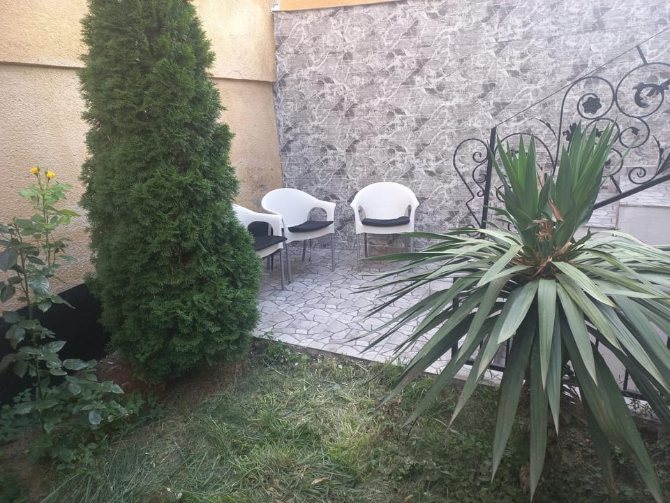 Seating area, Garden view
