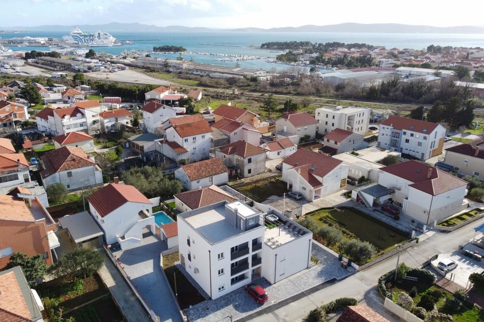 Property building, Bird's eye view