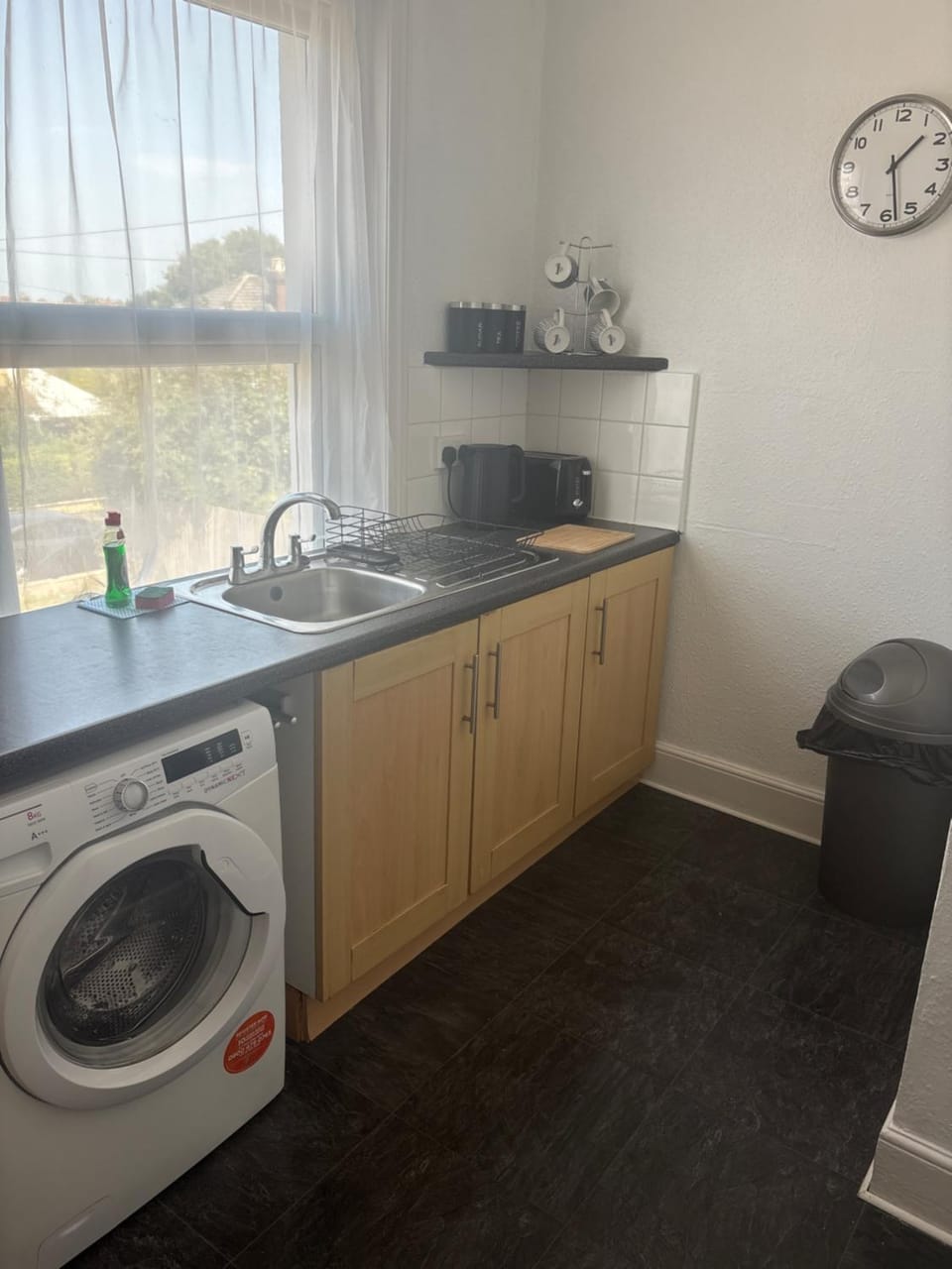 Spring Crescent Apartments - Spacious 1 Bed with Parking, Sleeps 4 Apartment in Southampton