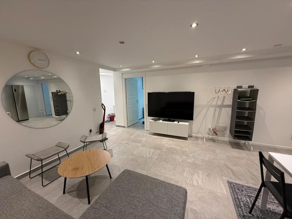 Communal lounge/ TV room, Living room