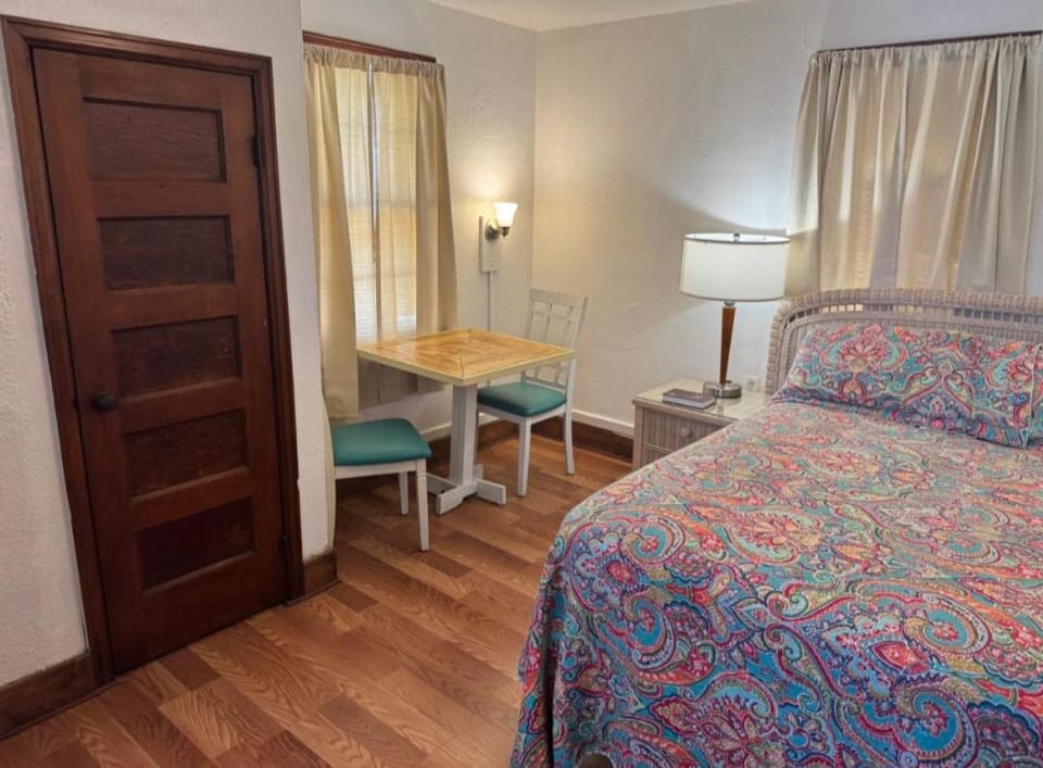 Crescent Court Motel in Branson