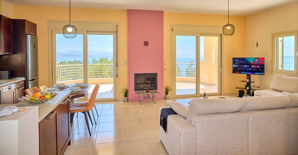 Communal lounge/ TV room, TV and multimedia, Kitchen or kitchenette, Living room, Seating area, Dining area, Evening entertainment