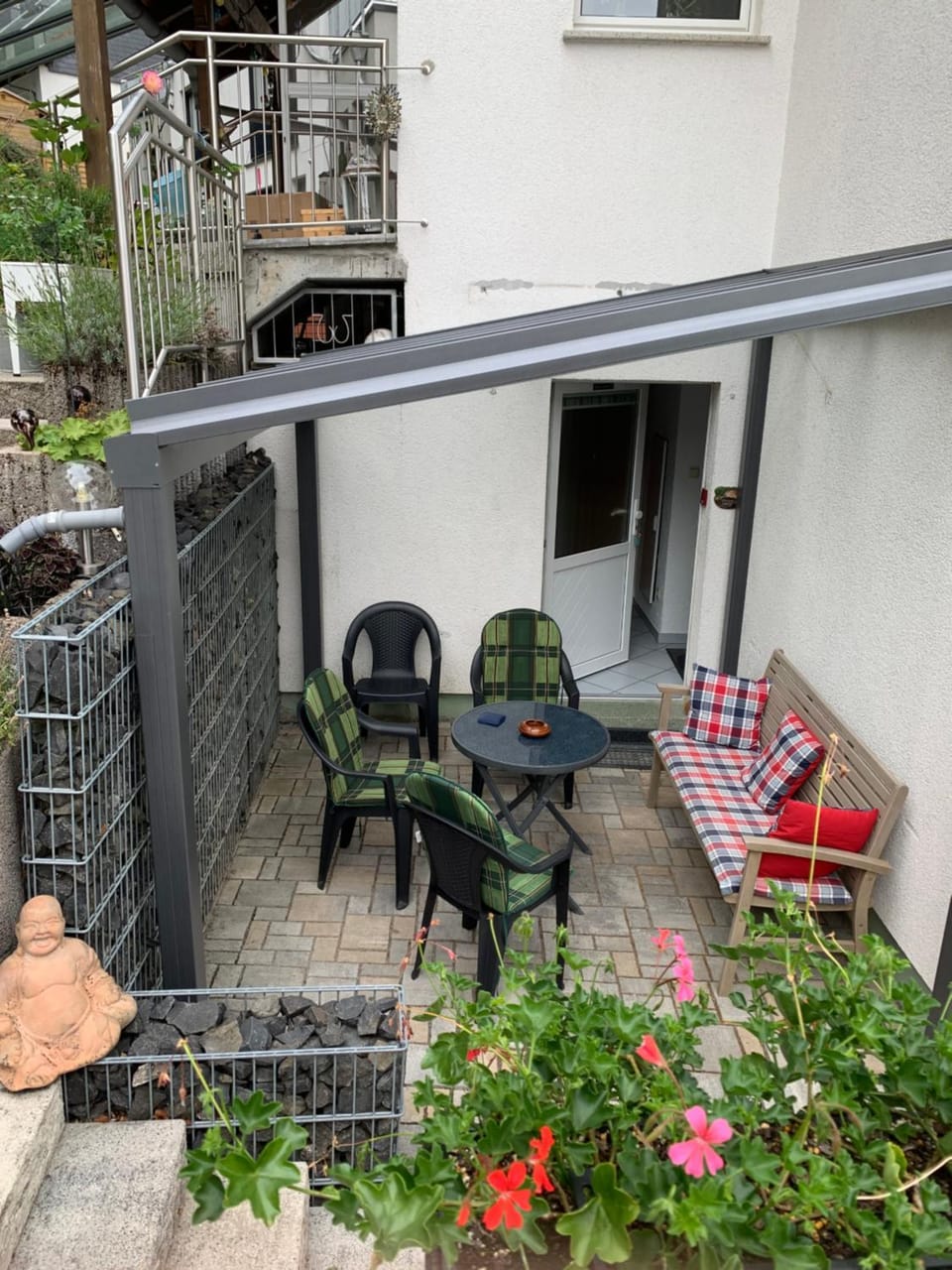 Property building, Patio, Facade/entrance, Balcony/Terrace, Other, Decorative detail