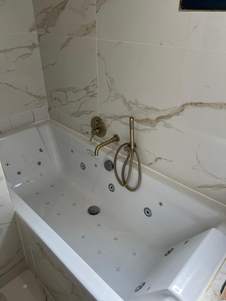 Suite privée accès piscine Bed and Breakfast in Occitanie