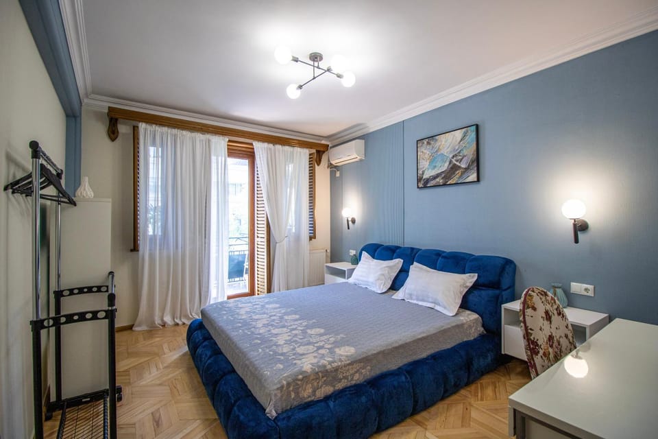 Sololaki Gem, 3BR Apartment Apartment in Tbilisi, Georgia