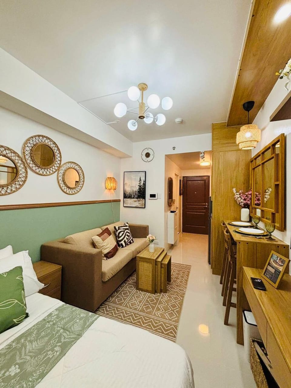 Metro Stay Grand View Tower Apartment in Pasay