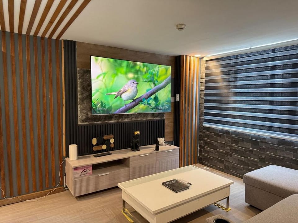 2 bedroom loft type with 2 baths Near Rockwell Apartment in Mandaluyong