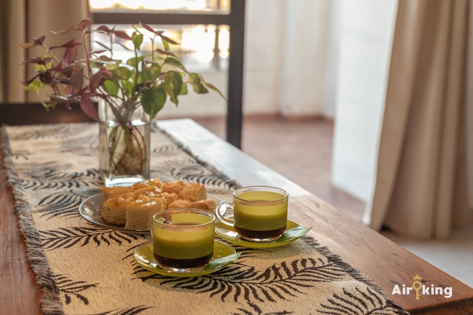 Dining area, Breakfast