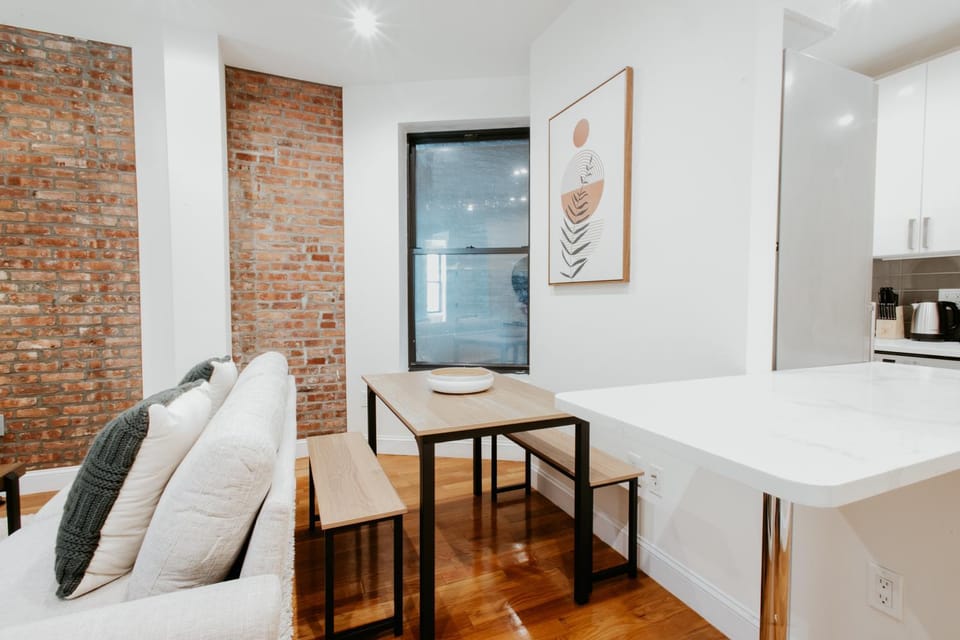 3BD 2BA in Upper West Side Manhattan! 5 Star Location Apartment in Upper West Side