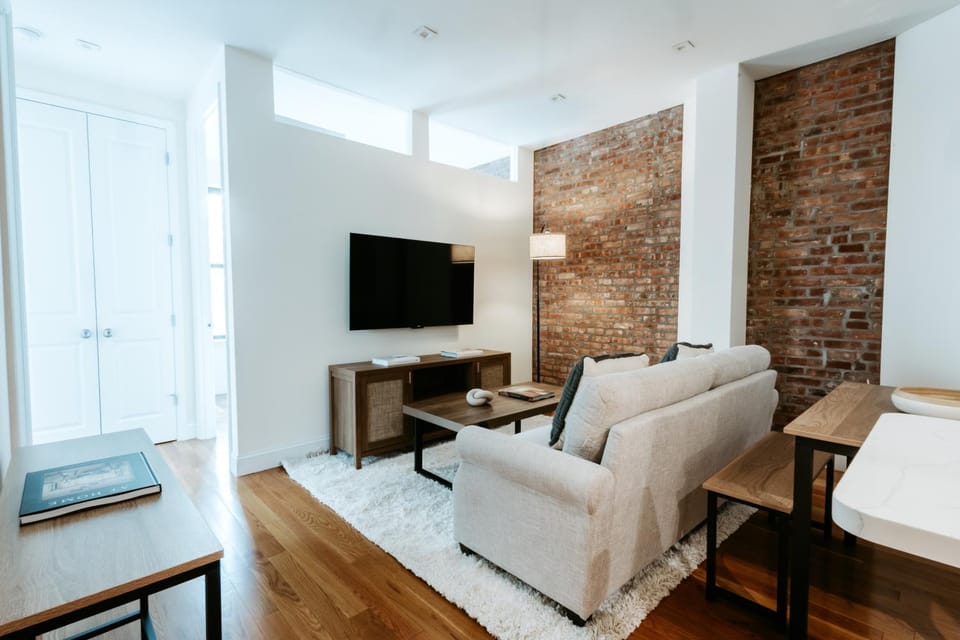 3BD 2BA in Upper West Side Manhattan! 5 Star Location Apartment in Upper West Side