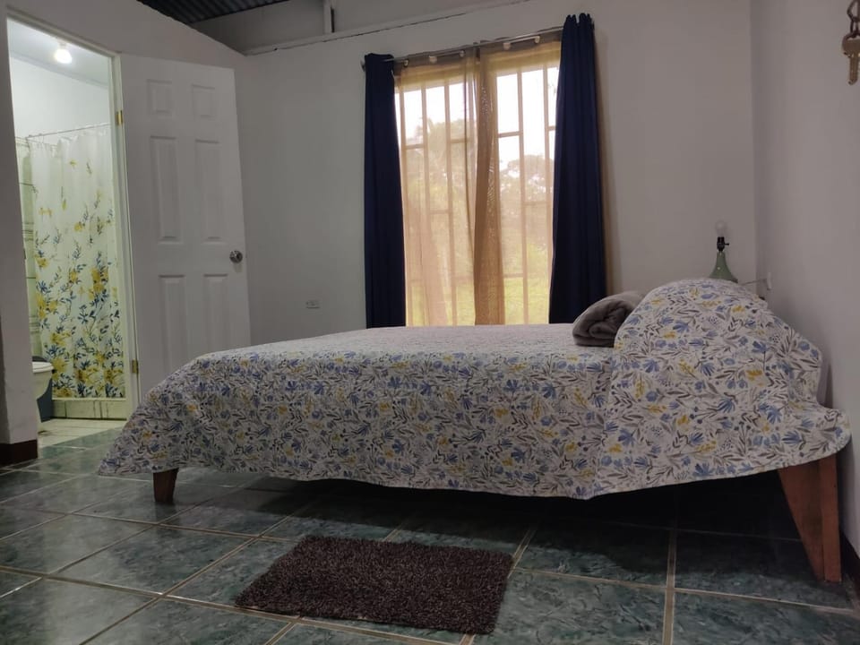 Hostel Cora Chia Bed and Breakfast in Heredia Province