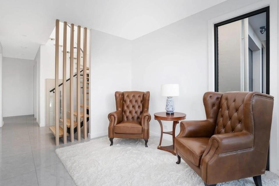 Austral Luxury 5Br Classic Model House House in Sydney