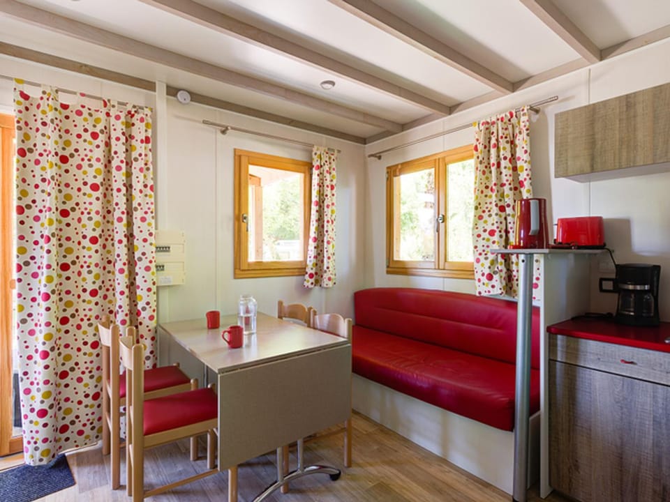 Chalet accessible avec terrasse à Coulon - API-1-52-596 Campground/ 
RV Resort in Nouvelle-Aquitaine