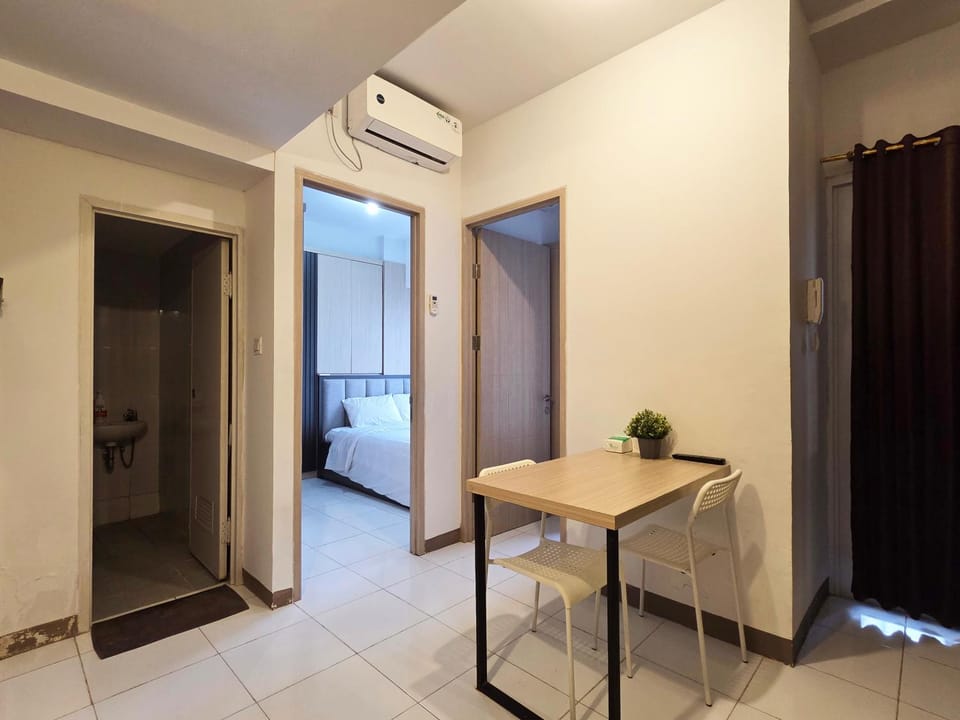 Dining area, air conditioner
