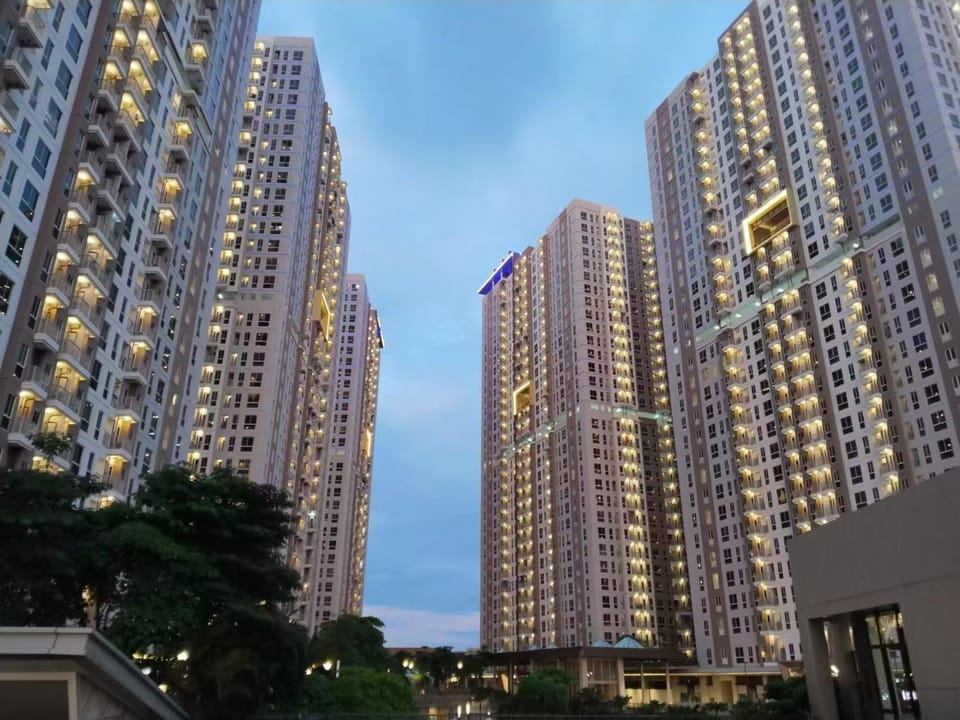 Property building, Day, City view
