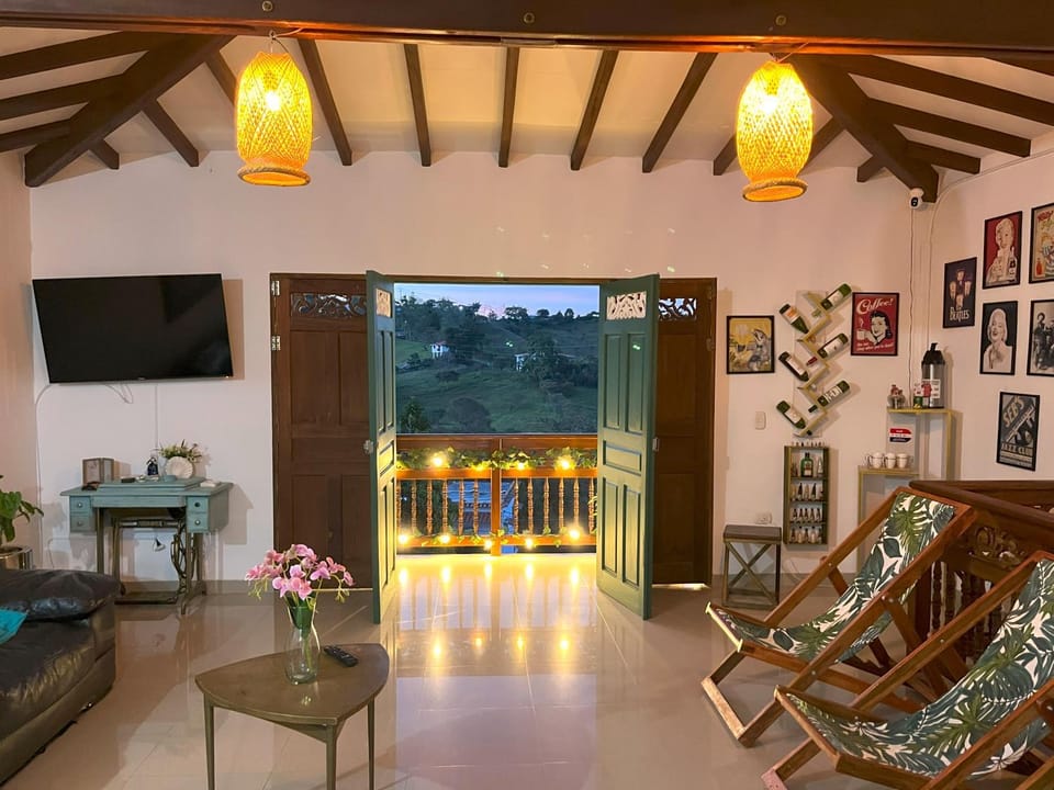 Communal lounge/ TV room, Living room, Seating area