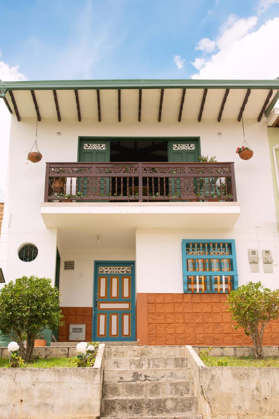 Property building, Facade/entrance, Balcony/Terrace