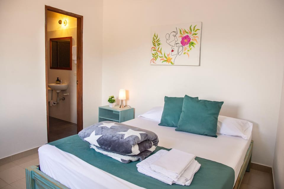 Bed, Bathroom, Bedroom, towels