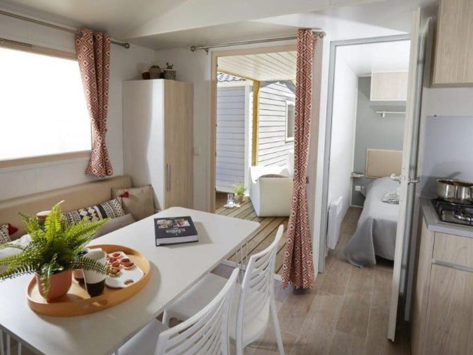 Mobil home avec terrasse pour 6 personnes - API-1-52-389 Campground/ 
RV Resort in Pays de la Loire