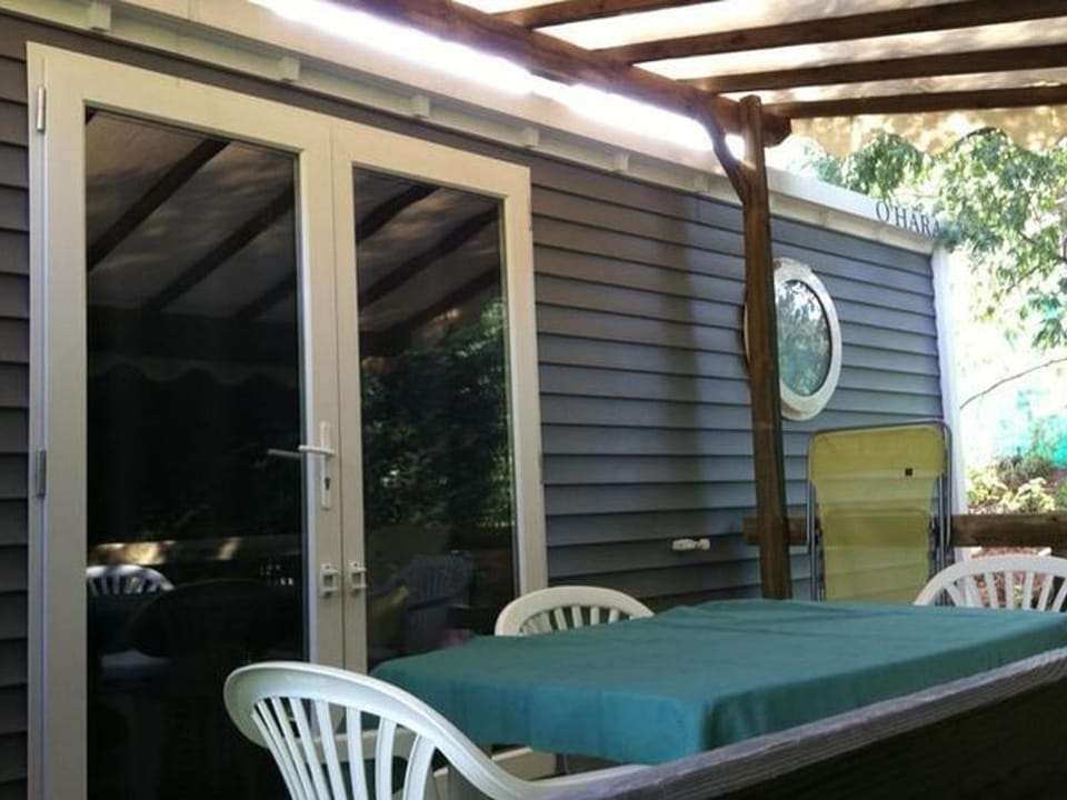 Mobil home avec Terrasse à Bormes-les-Mimosas - API-1-52-485 Campground/ 
RV Resort in Bormes-les-Mimosas