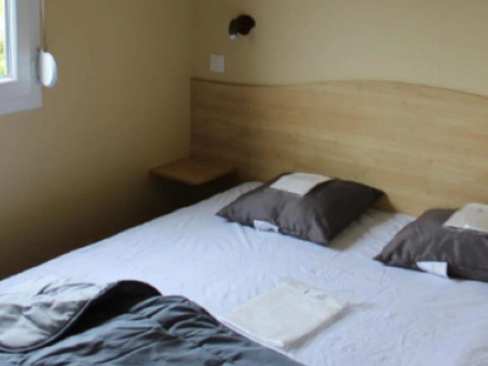 Mobil Home 23m² avec Terrasse - 4 Pers - API-1-52-383 Campground/ 
RV Resort in Pays de la Loire