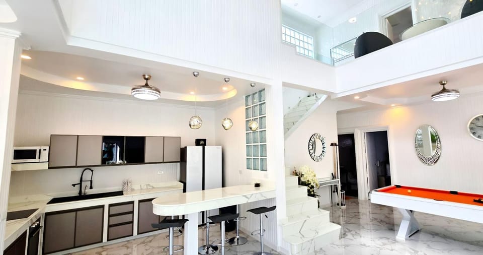 Kitchen or kitchenette, stove, kitchen, kitchen