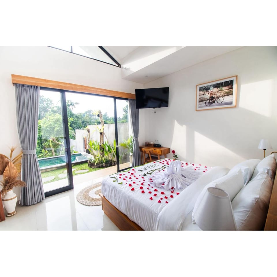 Property building, TV and multimedia, Bedroom