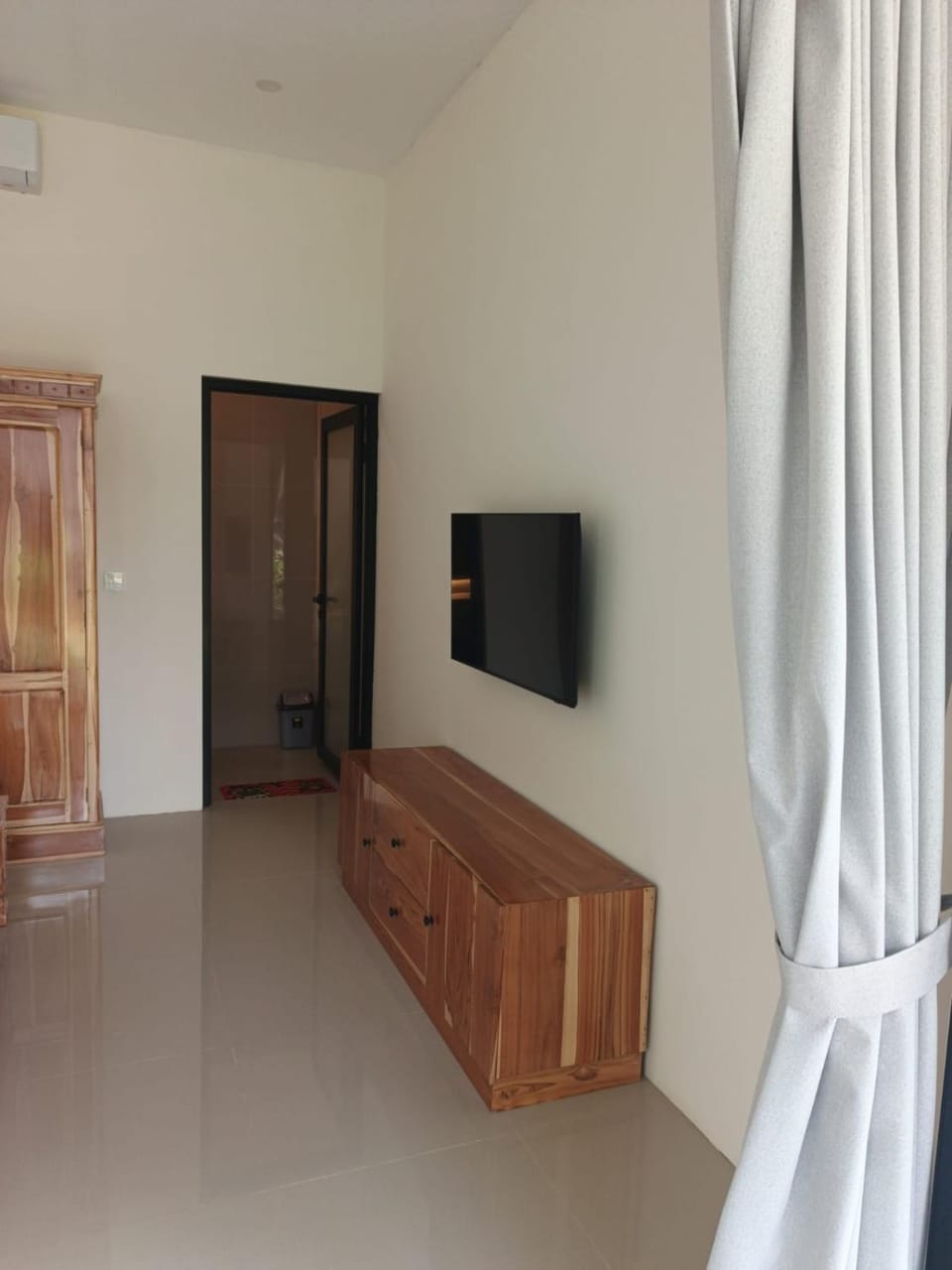 D'Bakis Guest House Bed and Breakfast in Bali