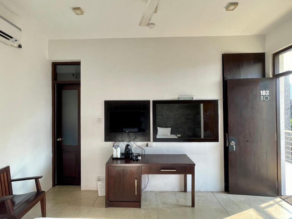 TV and multimedia, air conditioner