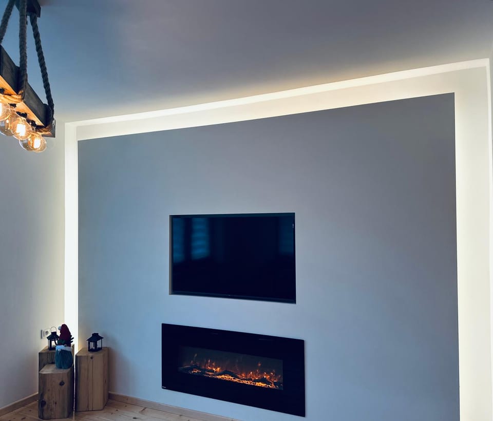 TV and multimedia, Living room, fireplace