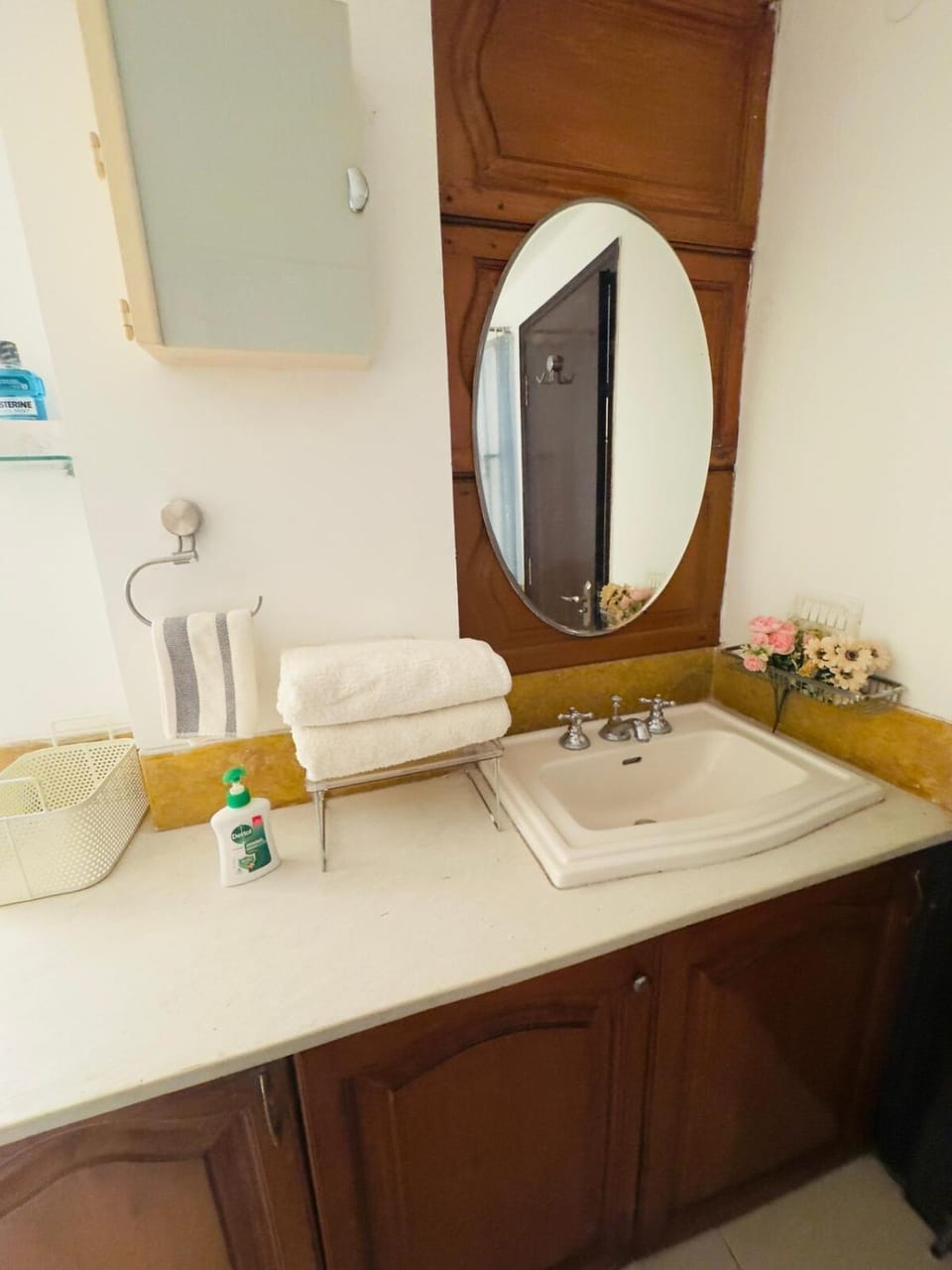 Bathroom, towels