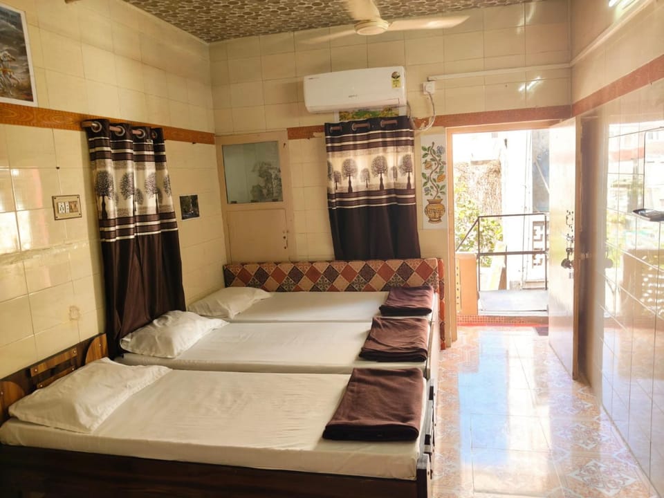 ADwarkesh femily homestay Vacation rental in Gujarat